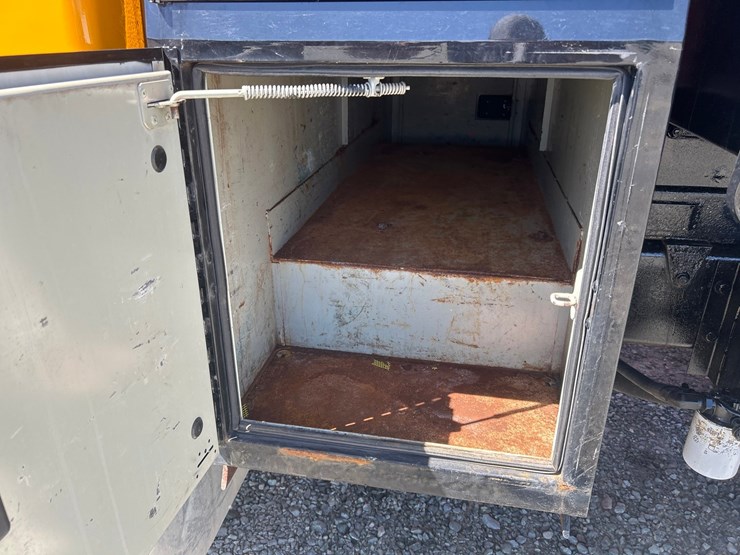 2013-international-durastar-4300-image-21