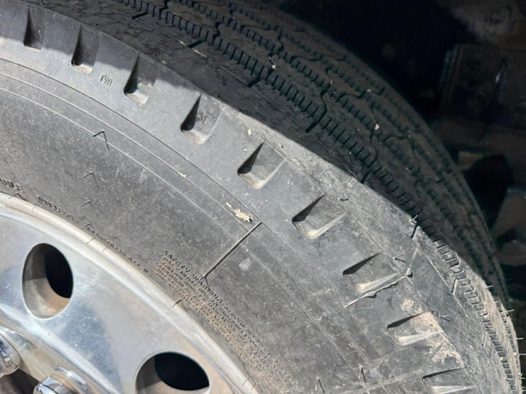 2015-peterbilt-579-image-82