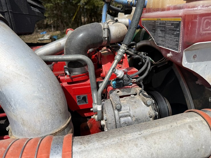 2015-peterbilt-579-image-22