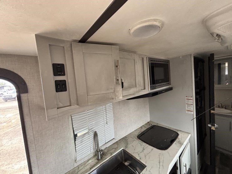 2020-bullet-bl1700bh20-travel-trailer-image-30