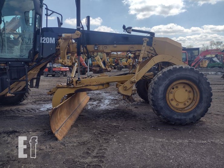 2010-caterpillar-120m-image-29