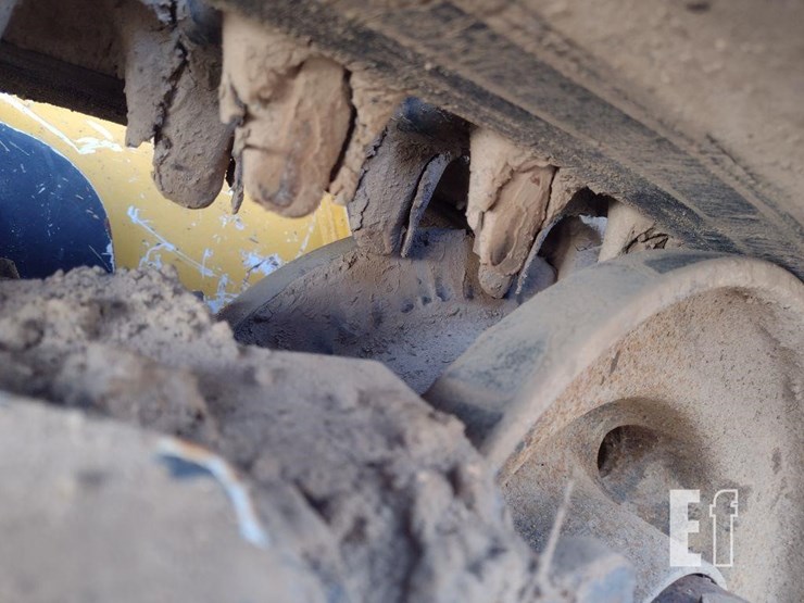 2022-deere-325g-image-24