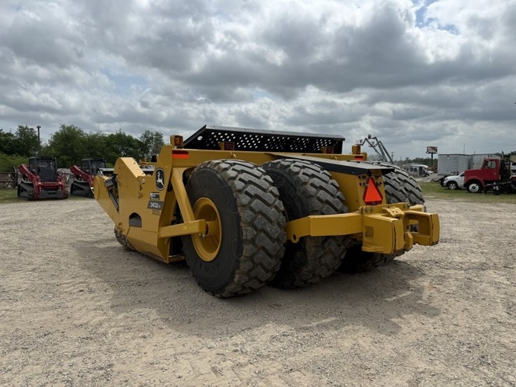 2020-john-deere-9570r-image-33