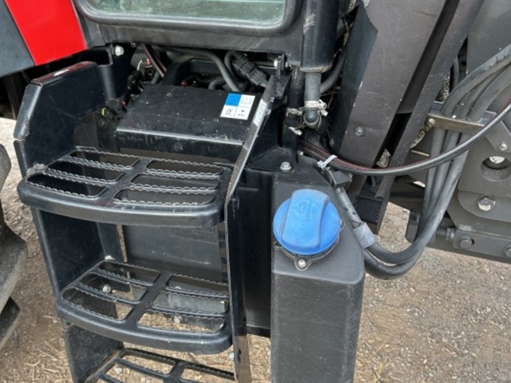 2020-massey-ferguson-5711-image-9