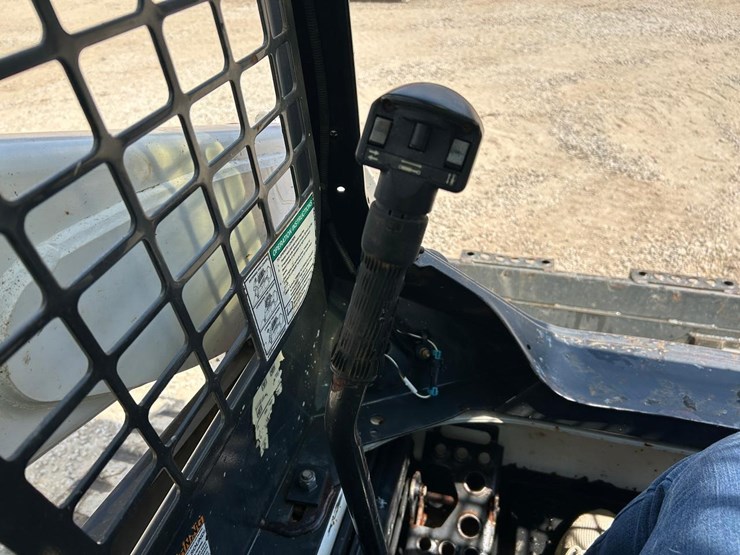 2015-bobcat-t650-image-20