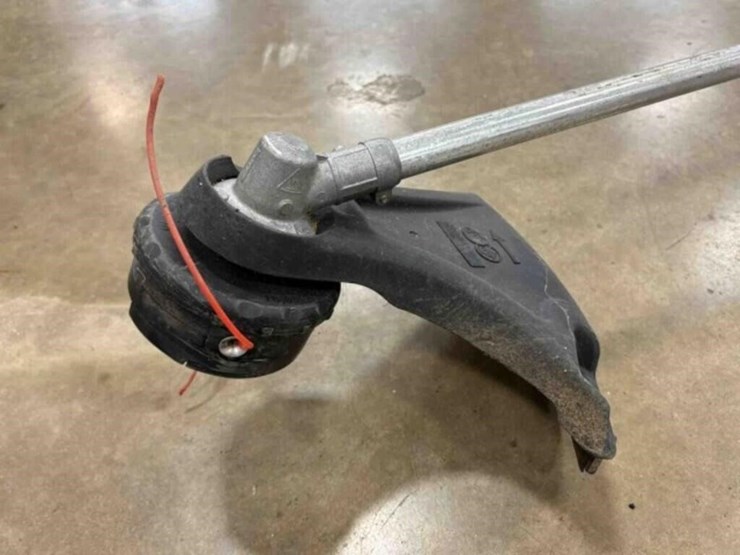 shindaiwa-t302-straight-shaft-trimmer-image-4