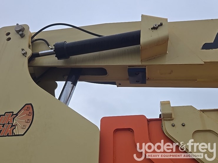 2016-jlg-800aj-image-36