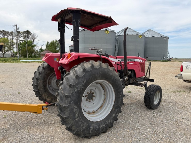 massey-ferguson-2260-image-3
