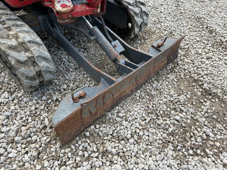 2022-takeuchi-tb210r-image-9