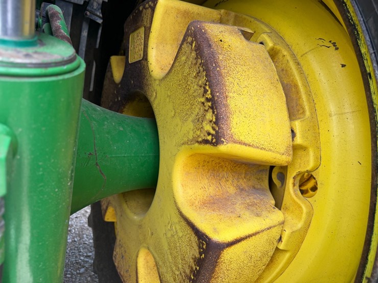 2013-john-deere-8335r-image-11
