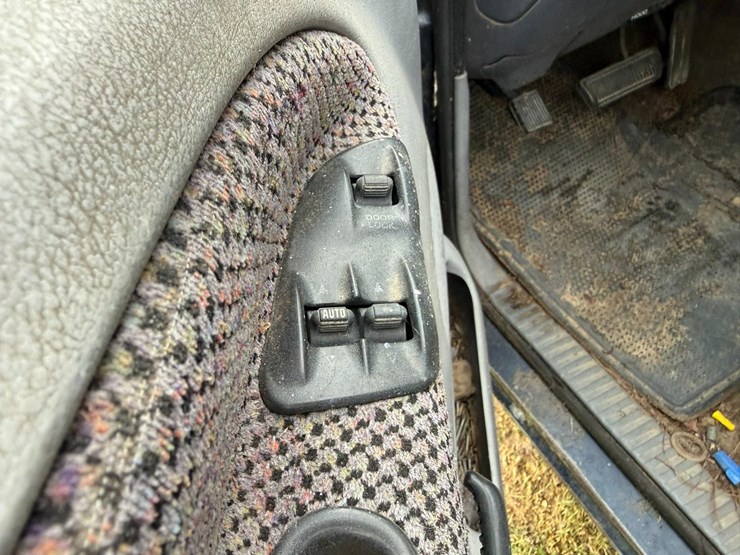 2000-dodge-1500-image-57