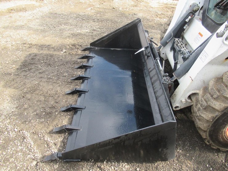 wildcat-80"-skid-steer-tooth-bucket-image-5
