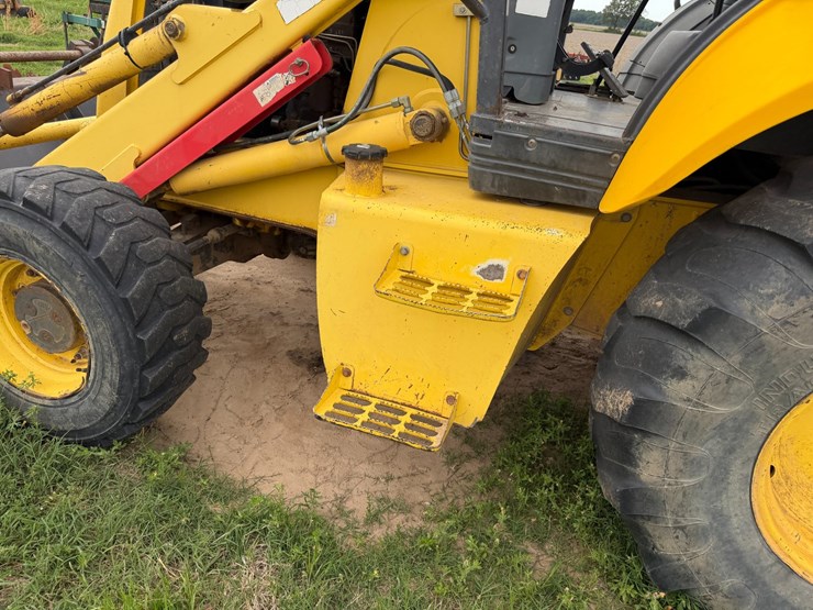 new-holland-lb75b-image-42