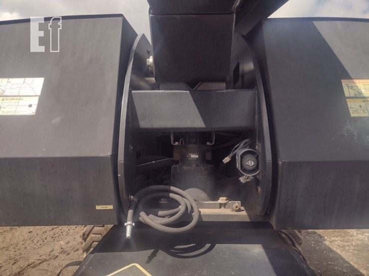 2013-jlg-800s-image-32