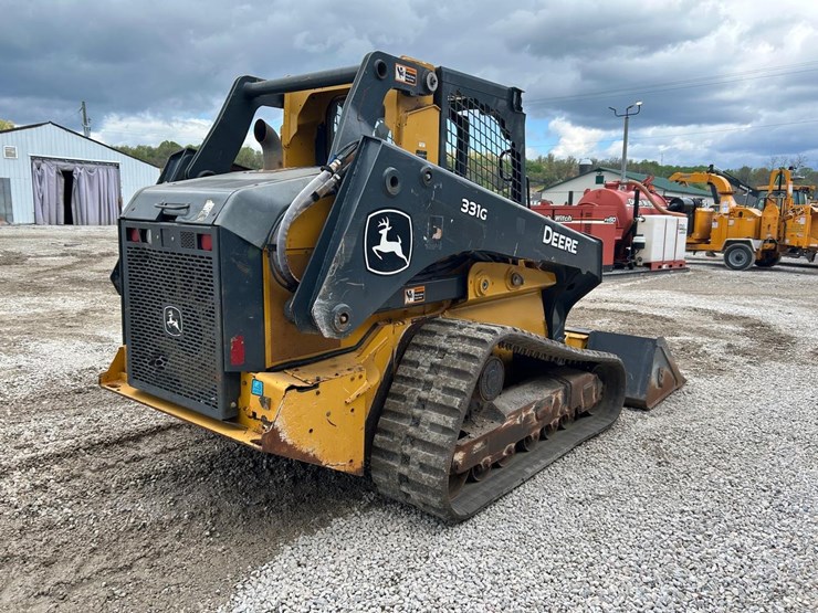 2021-deere-331g-image-4