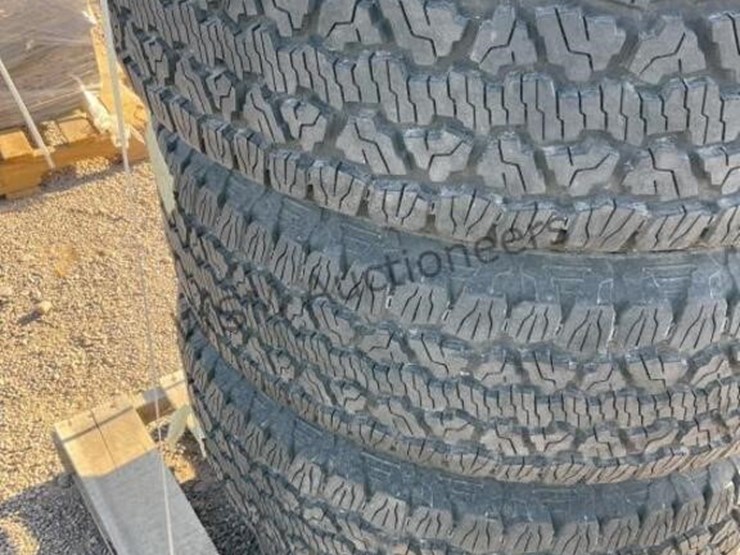 (4)-goodyear-wrangler-265/70r18-tires-image-3