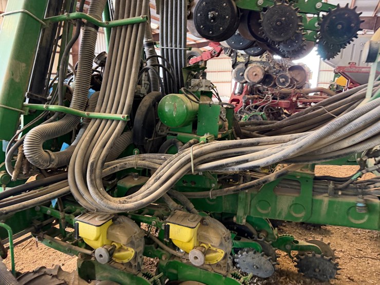 john-deere-1720-image-42