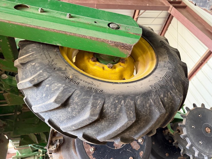 john-deere-1720-image-10