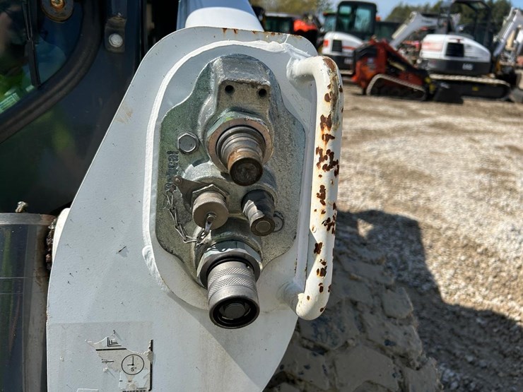 2019-bobcat-s740-image-11