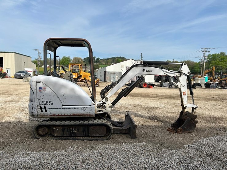 bobcat-325-image-5