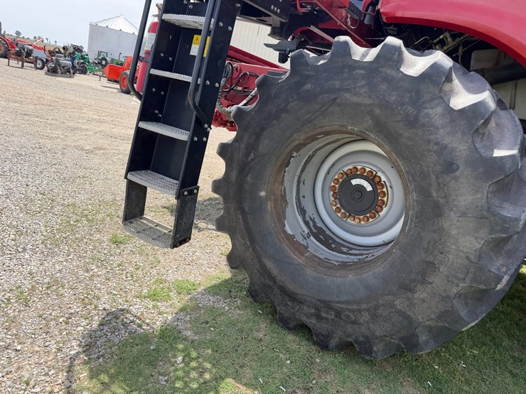 2016-case-ih-8240-image-24