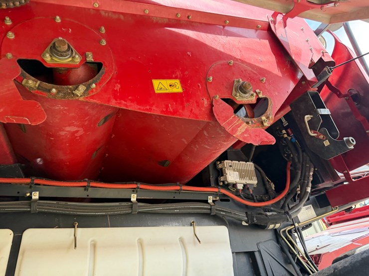 2016-case-ih-8240-image-72