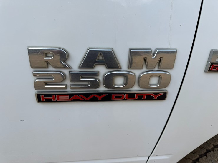 2016-dodge-2500-image-22