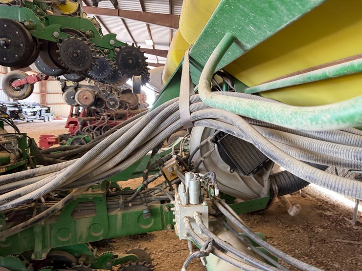 john-deere-1720-image-41