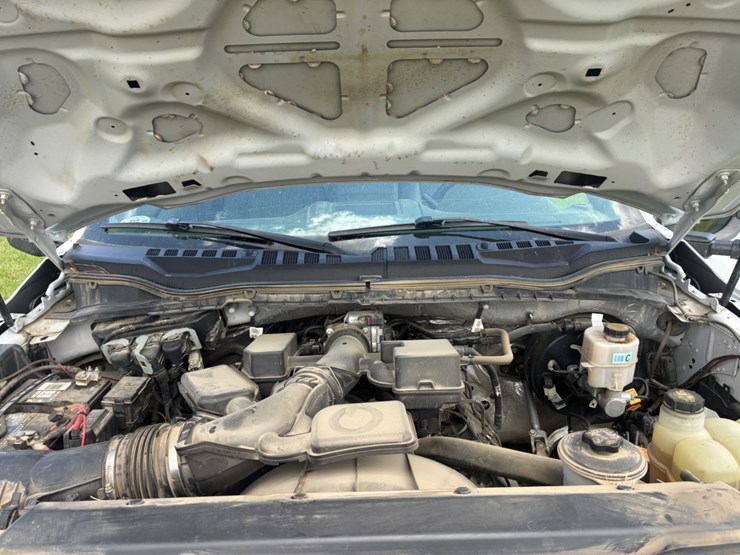 2022-ford-f250-xl-image-6