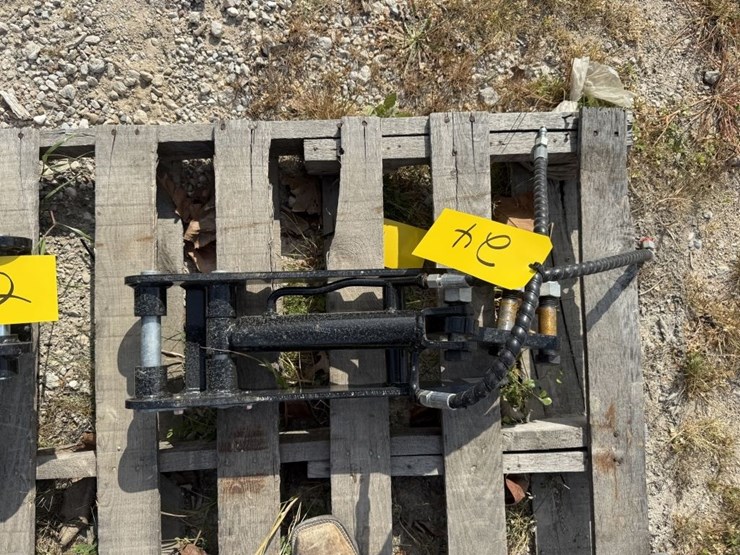 mini-ex-hydraulic-thumb-image-1