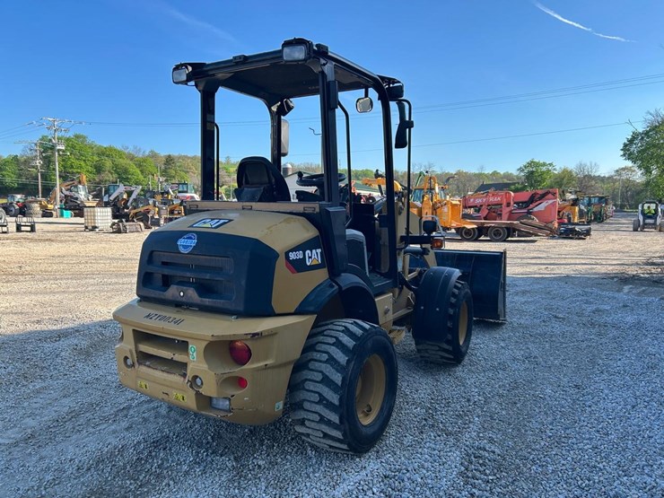 2019-caterpillar-903d-image-4