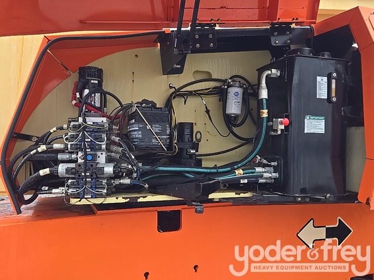 2016-jlg-800aj-image-46