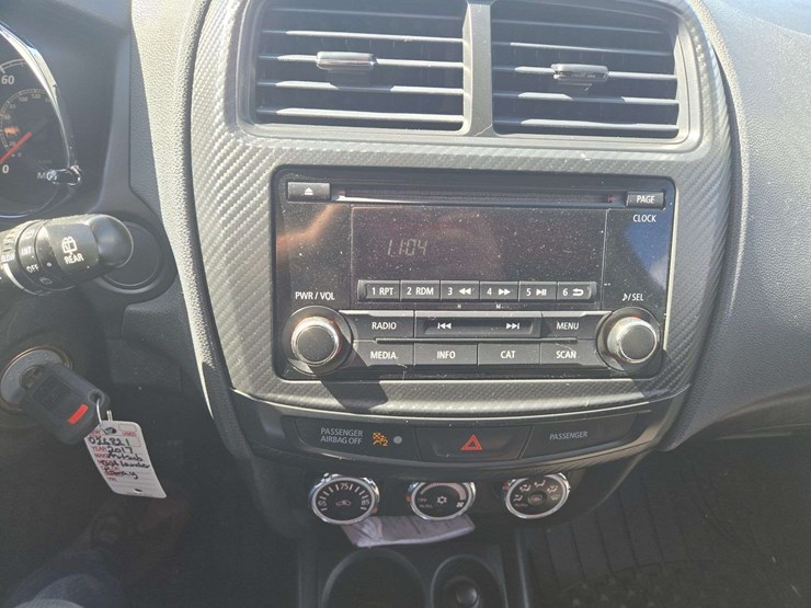 2017-mitsubishi-outlander-image-14