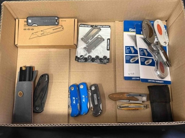 box-of-box-knifes-and-blades-image-1