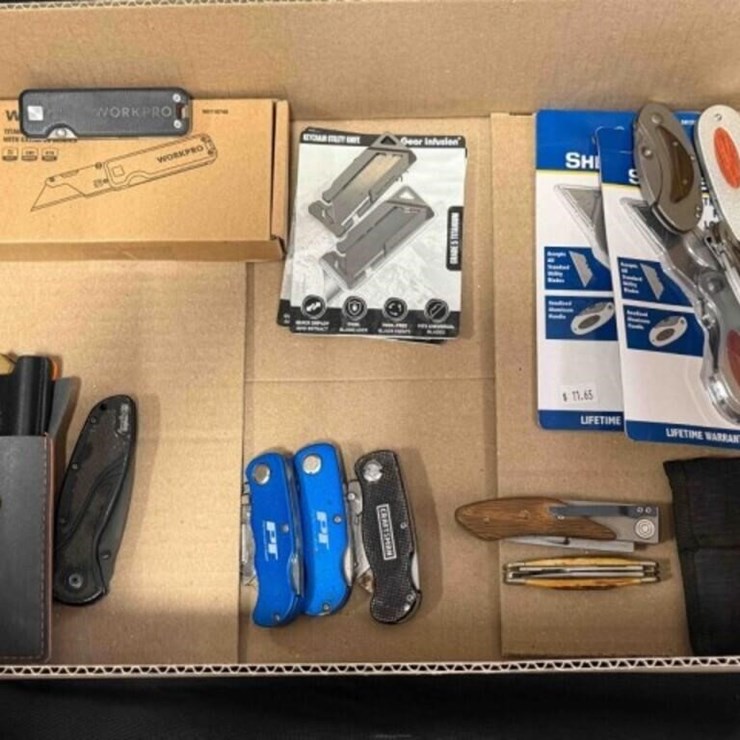 Box of box knifes and blades