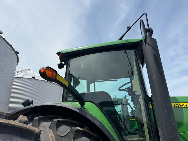 2006-john-deere-8330-image-39