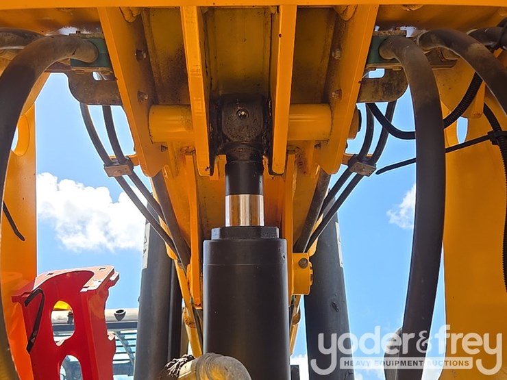 2018-jcb-510-56-image-47