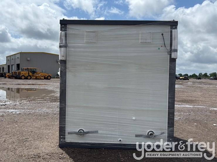 unused-110v-portable-toilets-c/w-double-closestools-image-4