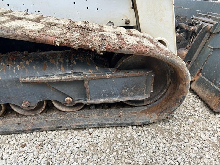 2023-bobcat-t770-image-14