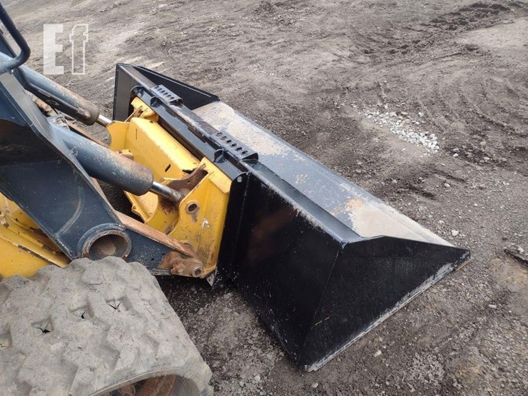 2020-deere-331g-image-19