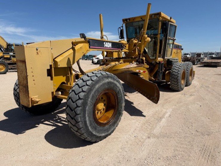 2005-caterpillar-140h-image-1