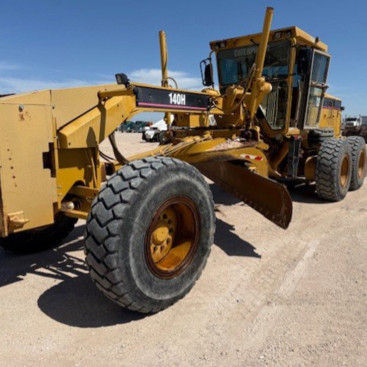 2005 CATERPILLAR 140H