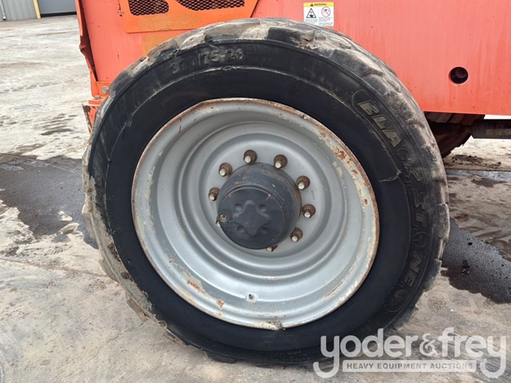 2013-sky-trak-8042-image-12