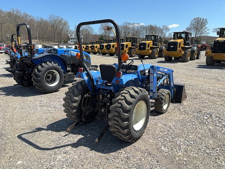 new-holland-tc30-image-4