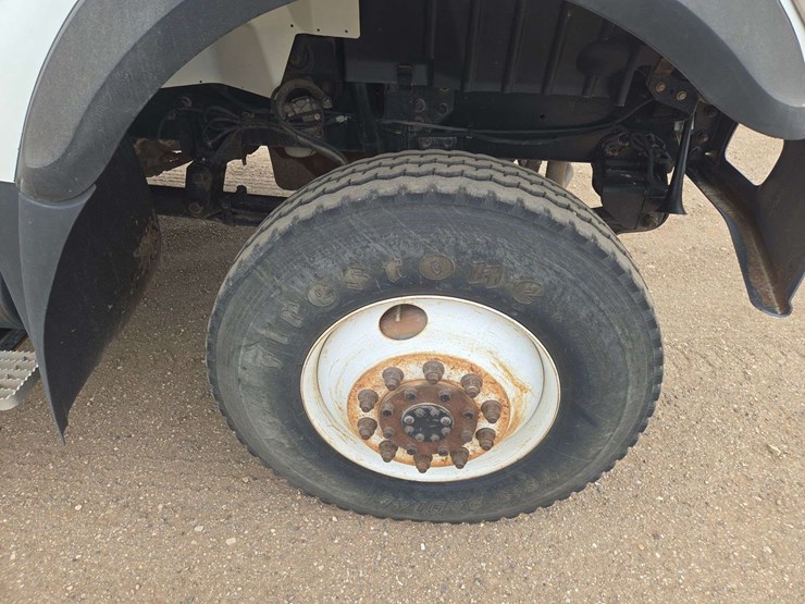 2011-international-7400-image-12