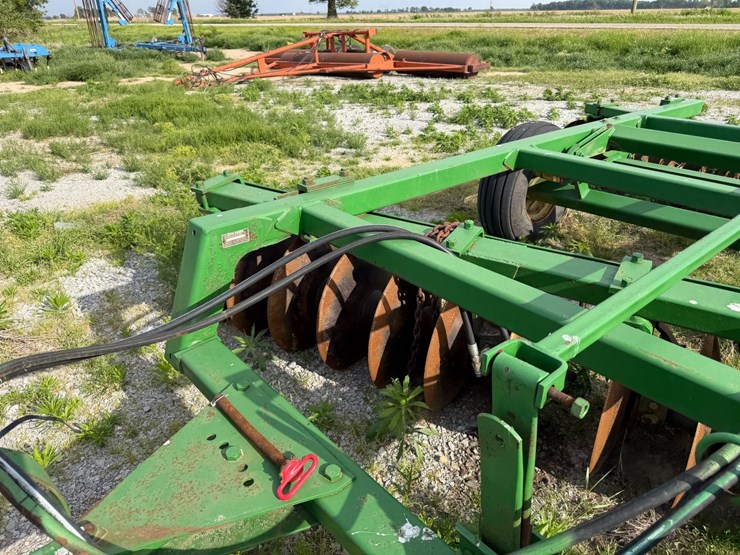 john-deere-225-image-23