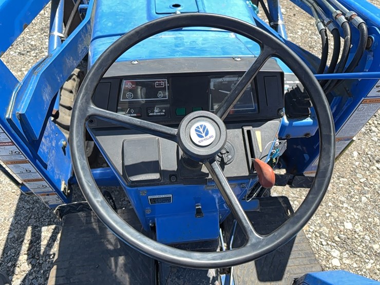 new-holland-tc30-image-13