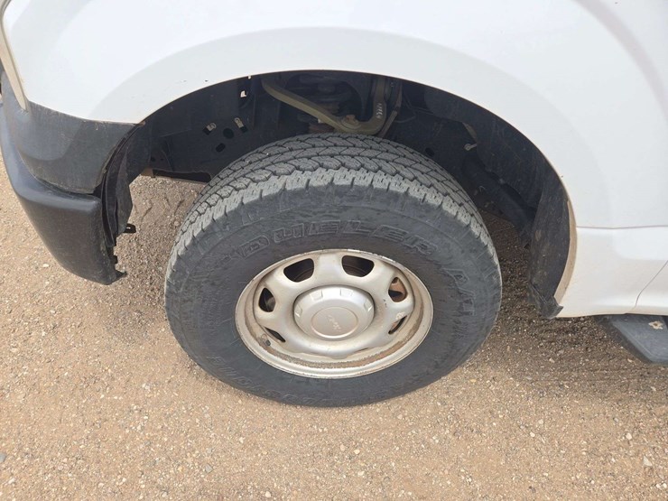 2017-ford-f150-xl-image-6