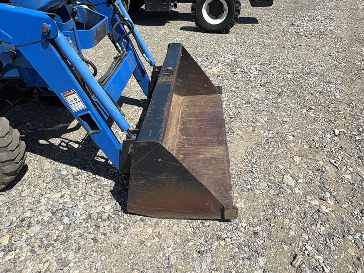 new-holland-tc30-image-10