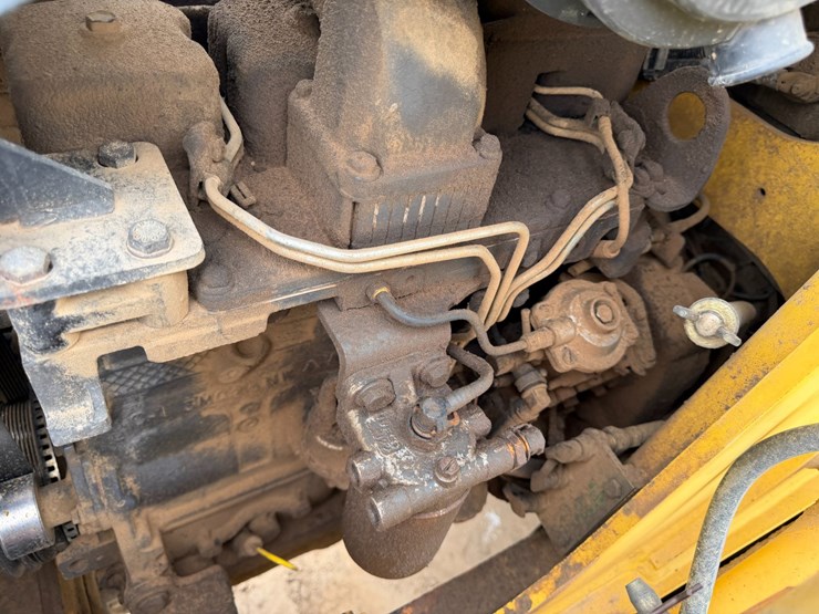 new-holland-lb75b-image-82